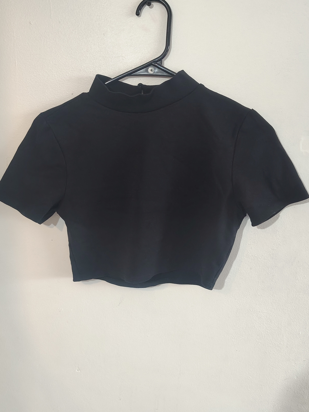 Fashion Nova Black Short Sleeve Mock Neck Crop Top Size Medium - Picture 6 of 6